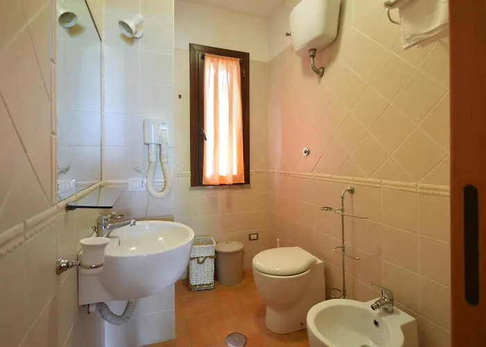 Stunning Home In Pescia Romana